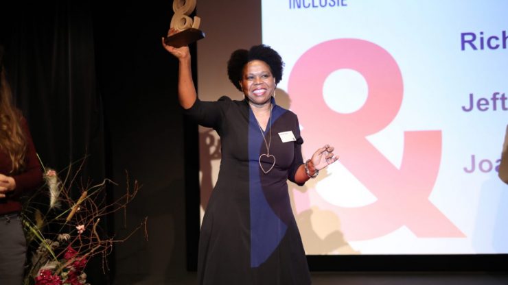 Event Code Diversiteit en Inclusie - Joan Windzak wint award in categorie Professional
