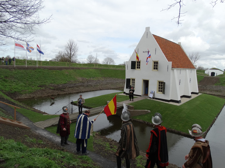 In het kader van de erfgoedles Kruien & Kruit bezoeken leerlingen het Kruithuis in Brielle