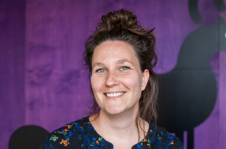 Portretfoto Sara Vesseur, directeur van Jeugdtheaterhuis, foto door Ellen Daniels