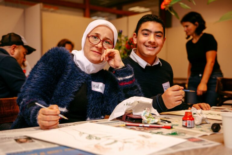 Meedoen aan kunst en cultuur draagt bij aan integratie Nieuwe Westlanders Nieuwkomers in Westland nemen deel aan CultuurZonderGrenzen, een programma voor cultuurparticipatie
