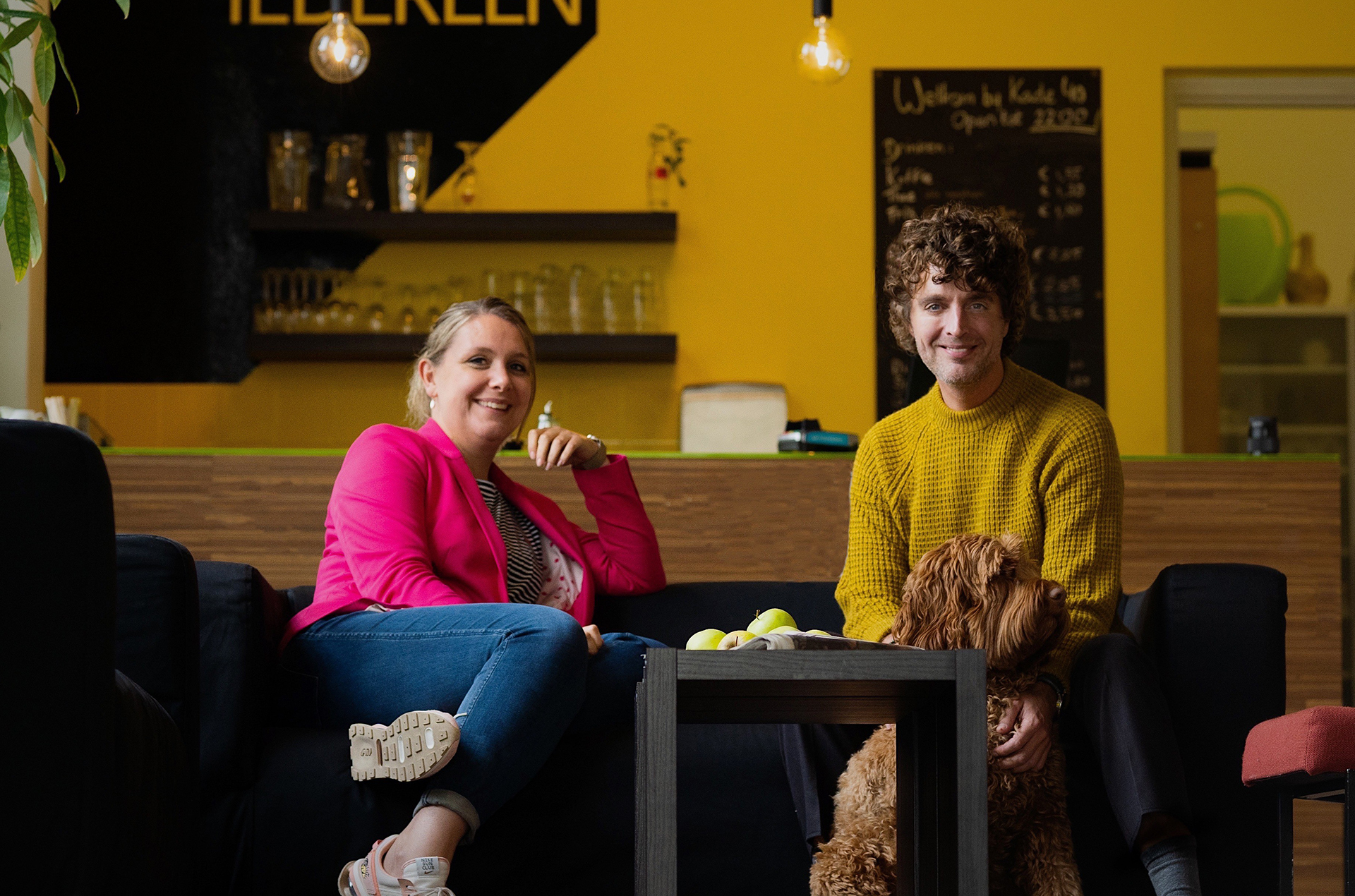 Foto van Anouk Tjokrojoso en Barry Marré