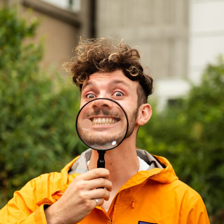 Theatergezelschap Bovenste Knoopje met voorstelling Sherlock